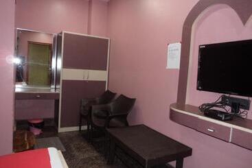 تختخواب و صبحانه New Infinite Homestay