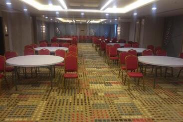 هتل Regenta Central Rs Chennai Omr Sipcot