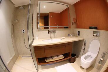 هتل Regenta Central Rs Chennai Omr Sipcot