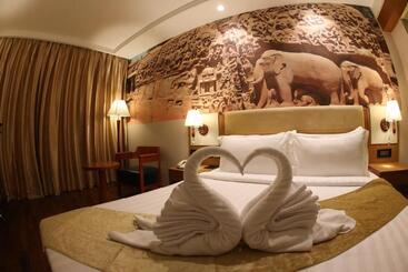 هتل Regenta Central Rs Chennai Omr Sipcot