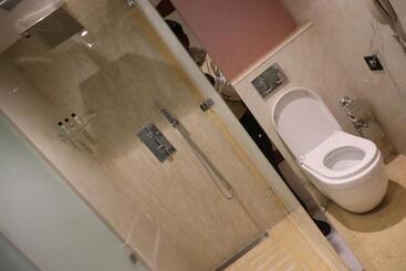 هتل Regenta Central Rs Chennai Omr Sipcot
