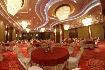 هتل Regenta Central Rs Chennai Omr Sipcot