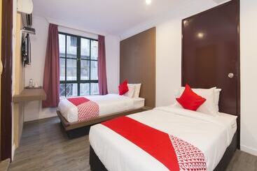 Azimuth Hotel By Oyo Rooms