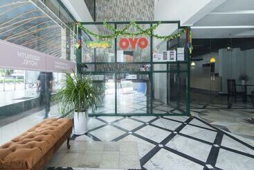 Azimuth Hotel By Oyo Rooms