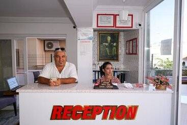 çi̇çek Apart Otel