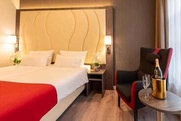 هتل Plaza Premium Den Haag City Center