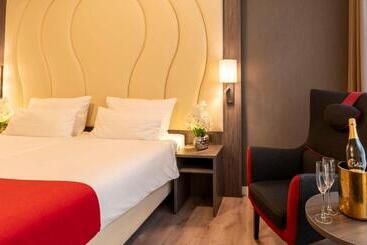 هتل Plaza Premium Den Haag City Center