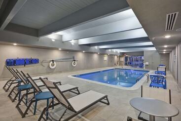 هتل Home2 Suites By Hilton Grand Rapids North