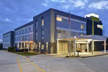 هتل Home2 Suites By Hilton Grand Rapids North