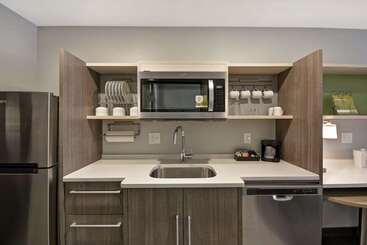 هتل Home2 Suites By Hilton Grand Rapids North