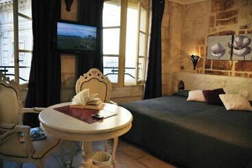 Отель Hôtel Du Palais Des Papes