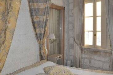 Отель Hôtel Du Palais Des Papes