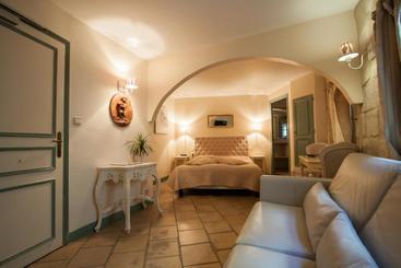 Отель Hôtel Du Palais Des Papes