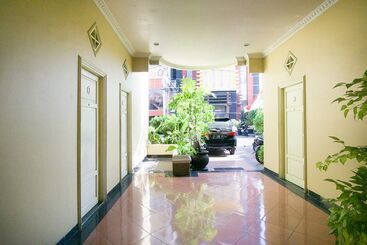 هتل Reddoorz Near Pantai Falajawa Ternate