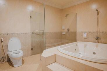 فندق Reddoorz Premium @ Jalan Pal 10 Jambi