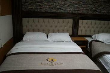 פנסיון Demosan Hotel Hilden