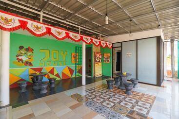 پانسیون Reddoorz Syariah Near Pangkal Balam Port Bangka