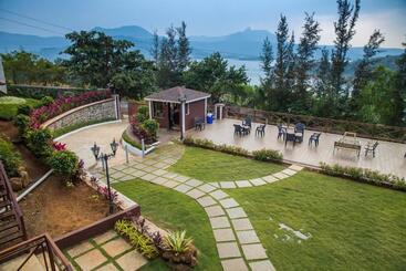Green Velvet Resort Near Pawna Lake