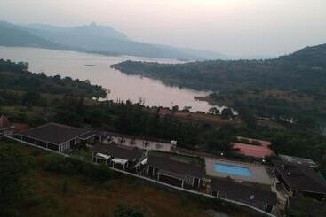 Green Velvet Resort Near Pawna Lake