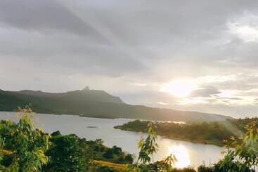 Green Velvet Resort Near Pawna Lake