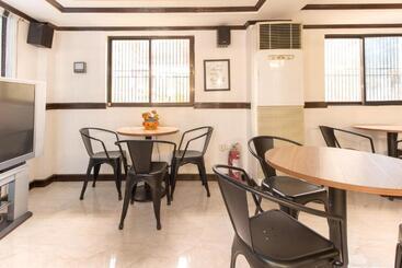 هتل Reddoorz At Minas Place 1 Tacloban