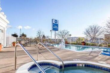 هتل Best Western Capital City Inn