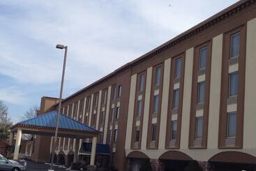 هتل Best Western Fort Washington Inn