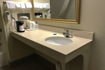 هتل Best Western Inn & Suites