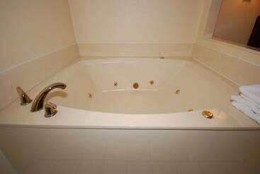 هتل Best Western Inn & Suites