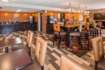 هتل Best Western Luxbury Inn Fort Wayne