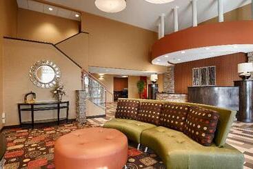هتل Best Western Luxbury Inn Fort Wayne