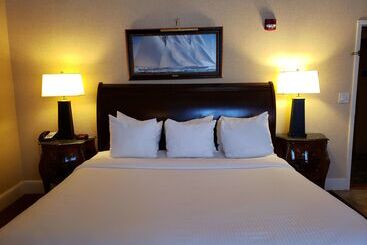 هتل Best Western Merry Manor Inn