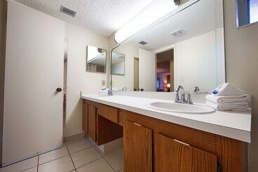 هتل Best Western Naples Inn & Suites