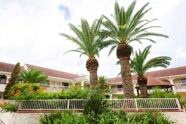 هتل Best Western Pearland Inn