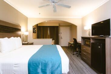 هتل Best Western Pearland Inn