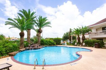 هتل Best Western Pearland Inn