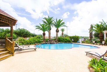 هتل Best Western Pearland Inn