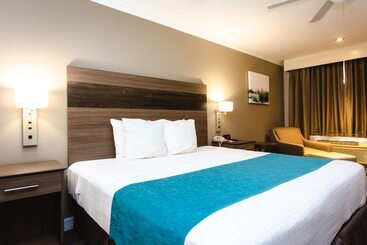 هتل Best Western Pearland Inn