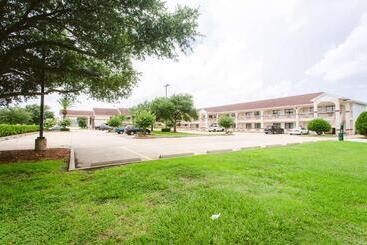 هتل Best Western Pearland Inn