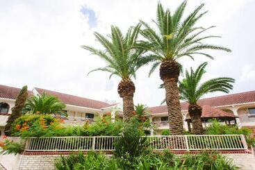 هتل Best Western Pearland Inn