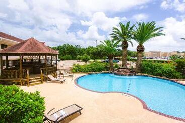 هتل Best Western Pearland Inn