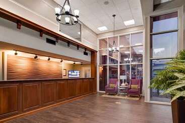 هتل Best Western Plaza Inn