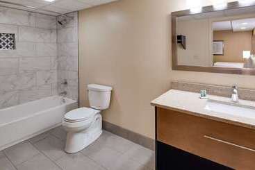 هتل Best Western Plaza Inn