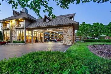 هتل Best Western Plaza Inn