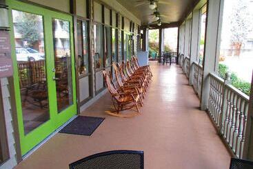 هتل Best Western Plaza Inn