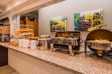هتل Best Western Plaza Inn