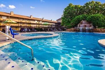 هتل Best Western Plaza Inn