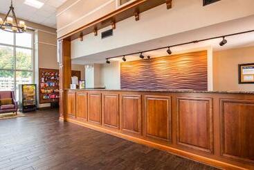 هتل Best Western Plaza Inn
