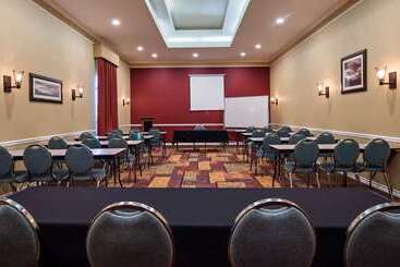 ホテル Surestay Plus By Best Western San Antonio Fiesta Inn