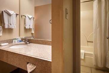 ホテル Surestay Plus By Best Western San Antonio Fiesta Inn